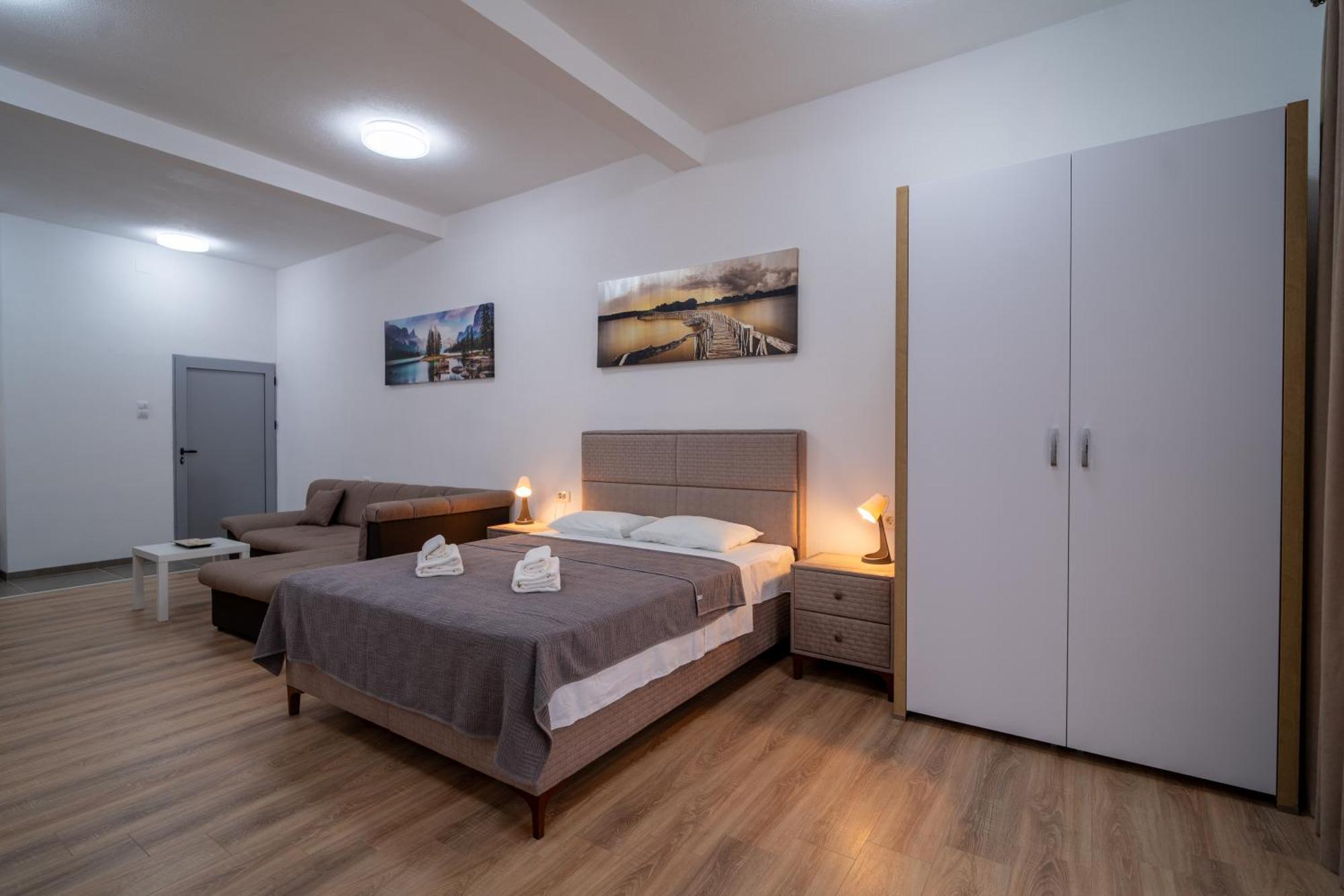 Dane Apartment Airport Podgorica Mitrovici  ภายนอก รูปภาพ