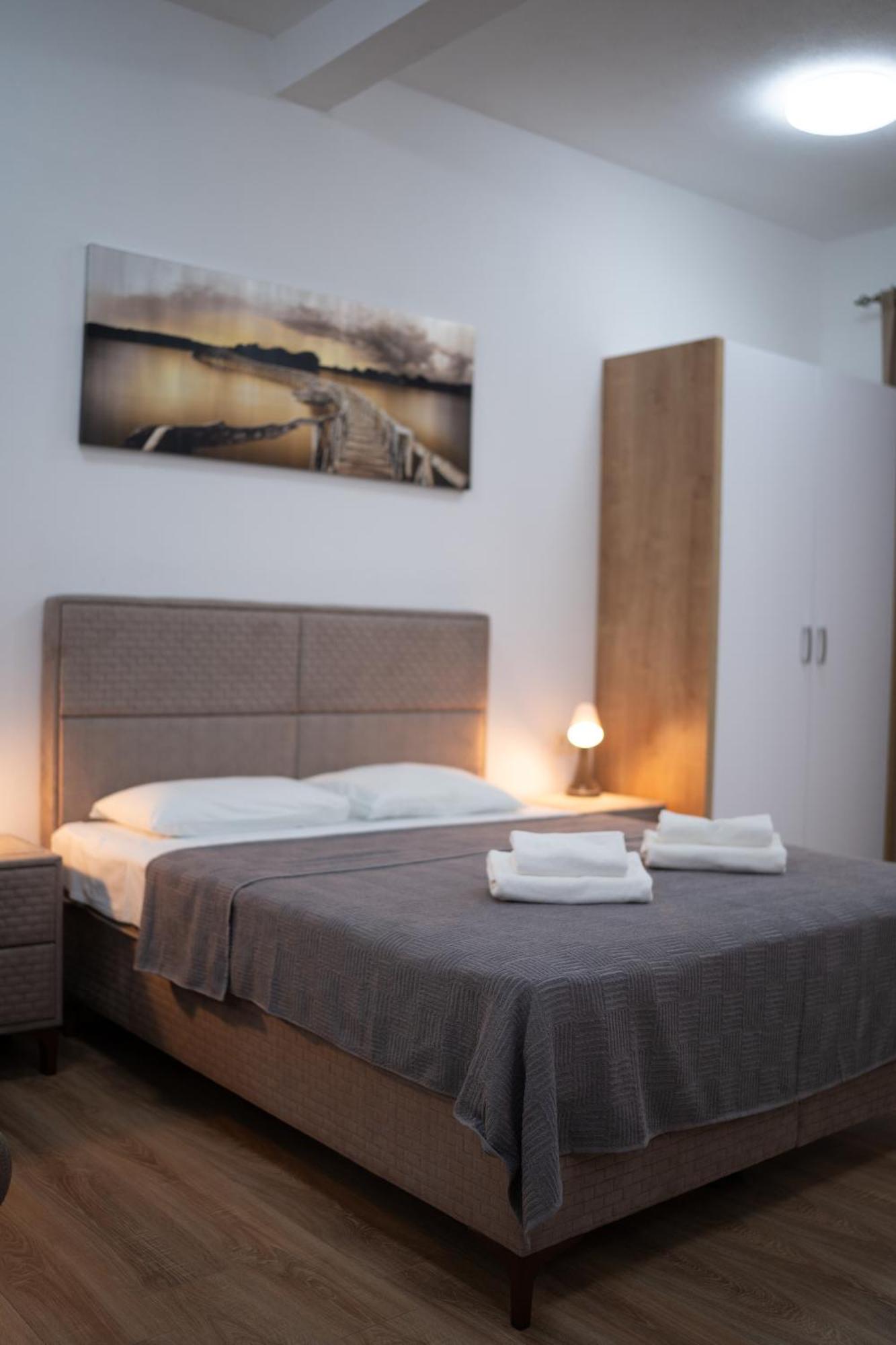 Dane Apartment Airport Podgorica Mitrovici  ภายนอก รูปภาพ