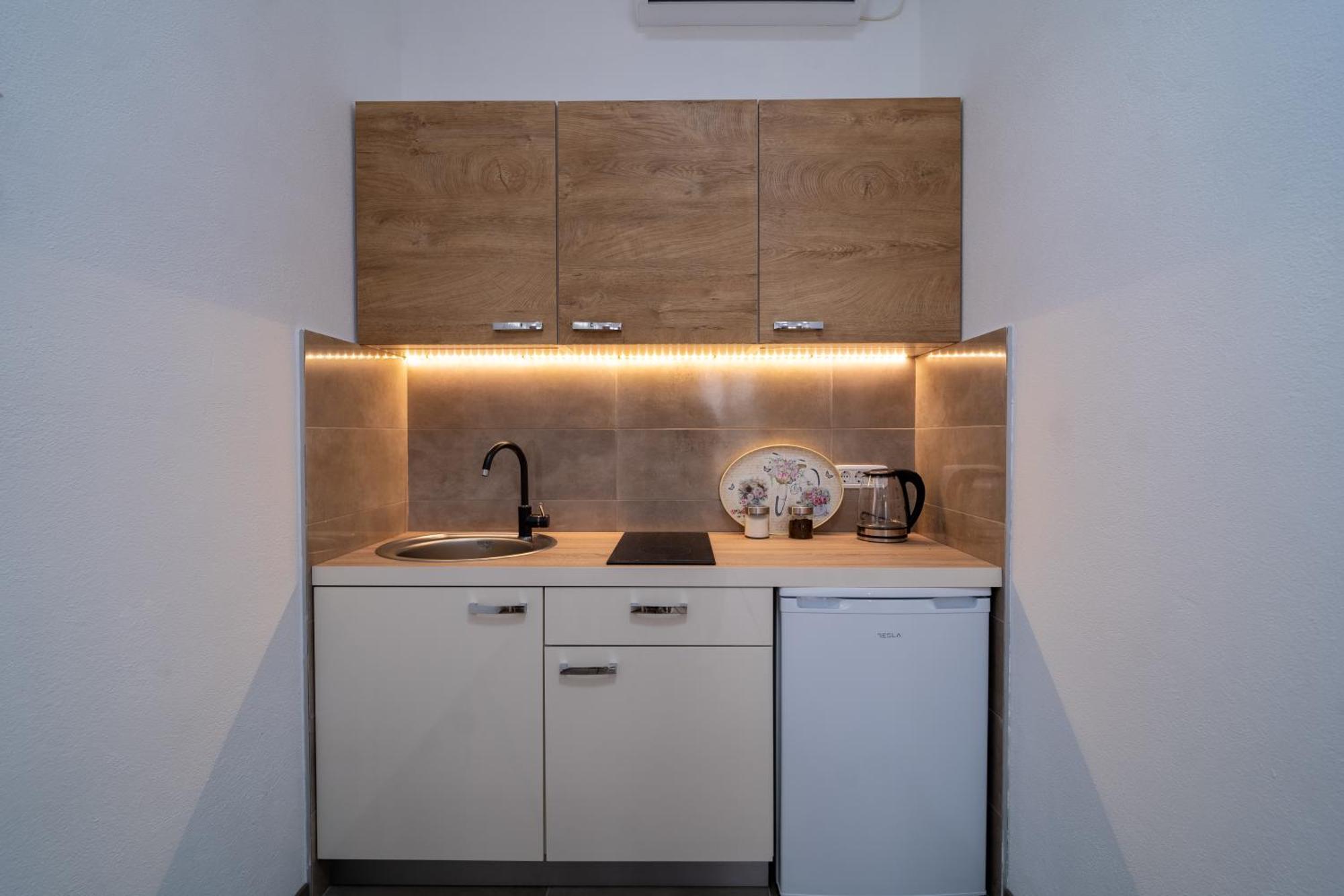 Dane Apartment Airport Podgorica Mitrovici  ภายนอก รูปภาพ