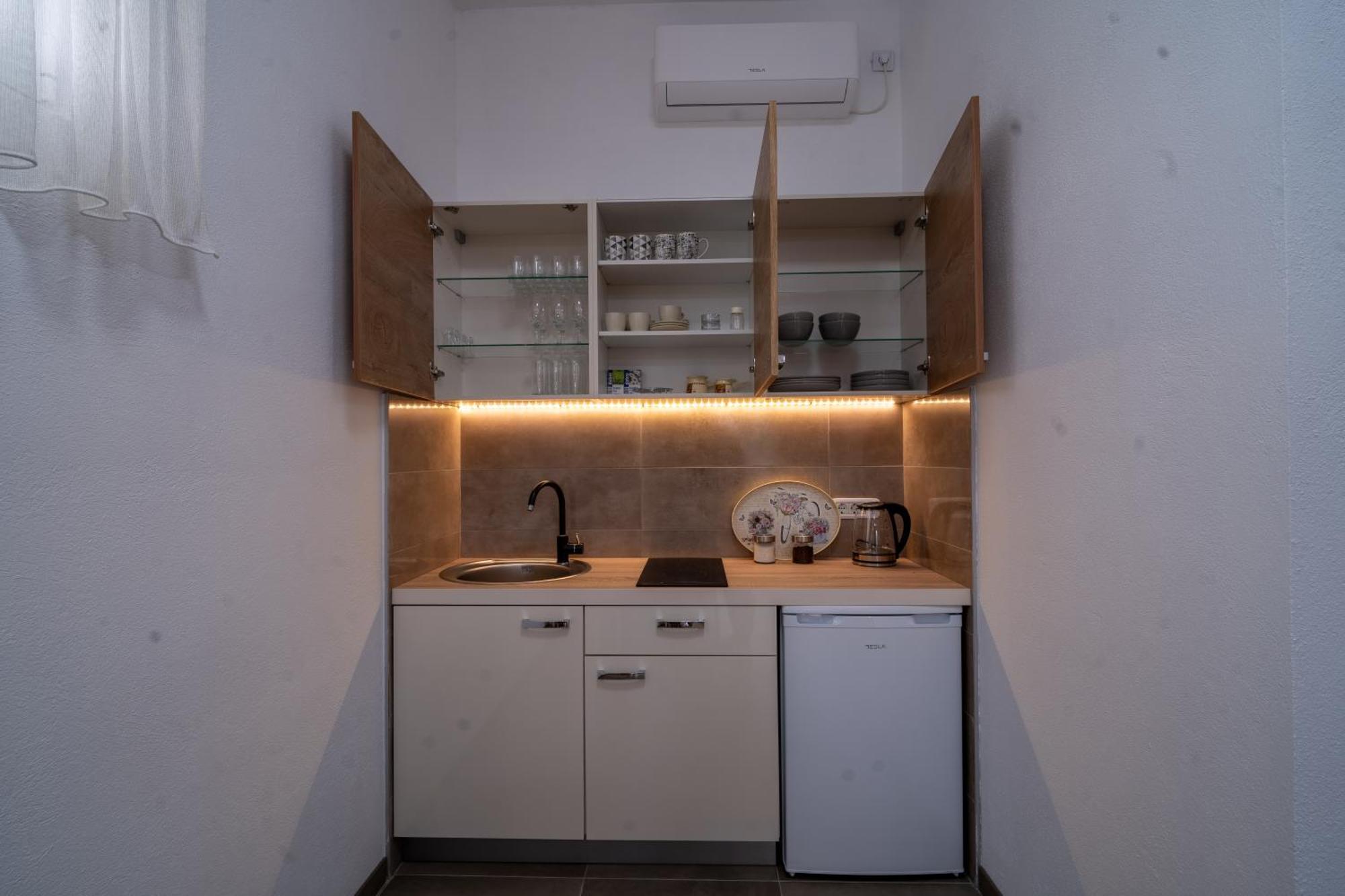 Dane Apartment Airport Podgorica Mitrovici  ภายนอก รูปภาพ